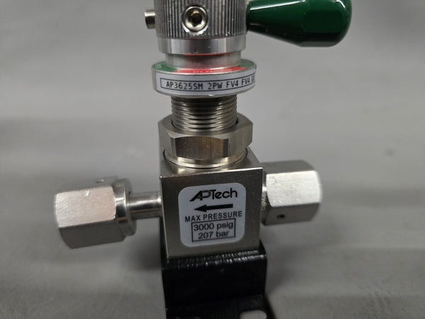 UNUSED APTECH STAINLESS DIAPHRAGM VALVE AP3625SM 2PW FV4 FV4 GR 3000 PSIG 207BAR