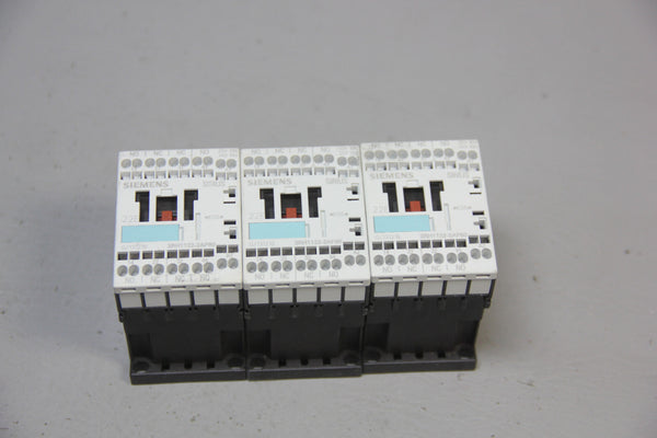 3 SIEMENS CONTACTOR RELAYS 3RH1122-2AP60