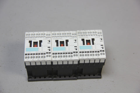 3 SIEMENS CONTACTOR RELAYS 3RH1122-2AP60
