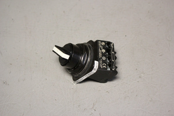 UNUSED SIEMENS  52SX2AABA1M48 SELCTOR SWITCH