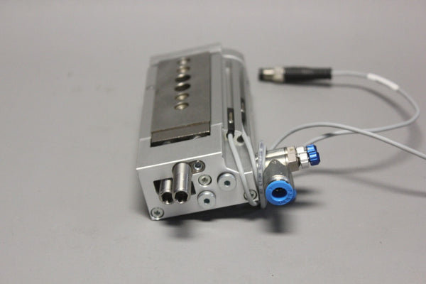 UNUSED FESTO COMPACT AIR CYLINDER  DGSL-10-20-P1A