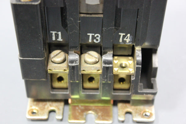 SQUARE D 600V CONTACTOR 8502 SC03 S A 120V COIL  (S9-2-82F)