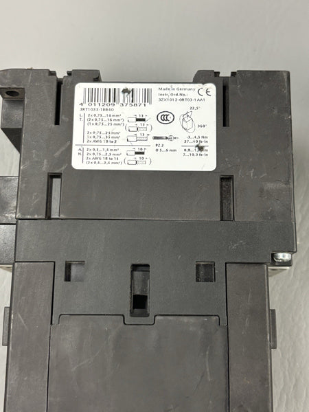 2- SIEMENS SIRIUS 3RT1033-1BB40 Contactor