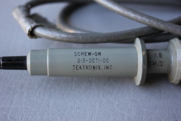 TEKTRONIX SCREW ON OSCILLOSCOPE PROBE 011-0078-00 W/ PASIVE PROBE 010-128