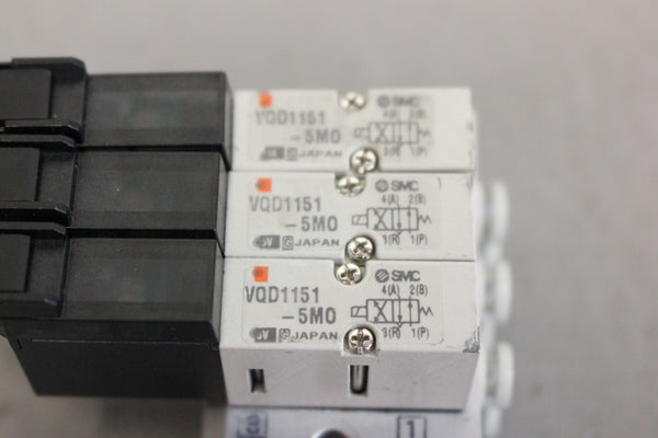 LOT OF 3 SMC VQD1151-5M0 Solenoid Valves