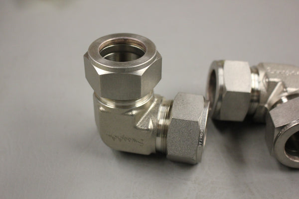 NEW SWAGELOK FITTING LOT OF 2 SS-1610-9