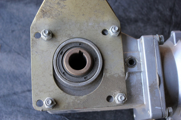 SUMITOMO 1/8HP MOTOR WITH RIGHT ANGLE GEARHEAD  TC-FV & RNYMS01-1120YC-AV-30