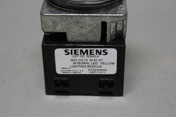 SIEMENS AMBER-COLORED ILLUMINATED PUSH PULL BUTTON 52PP2LT W/52AAIL4