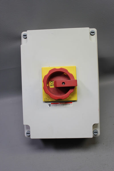UNUSED SIEMENS MASTER/EMERGENCY STOP SWITCH IN ENCLOSURE 3LD2866-1GP53-0US1