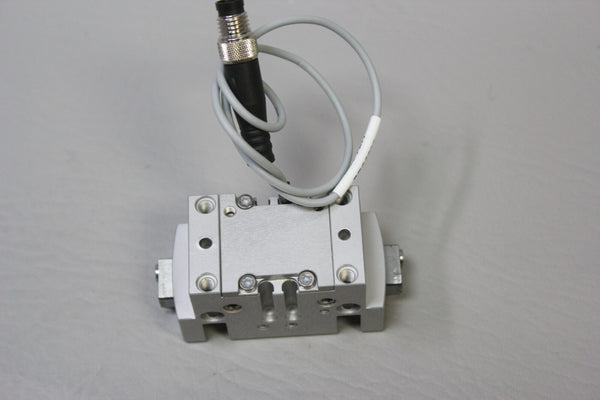 UNUSED FESTO PARALLEL GRIPPER WITH SENSOR HGPT-20-A-B