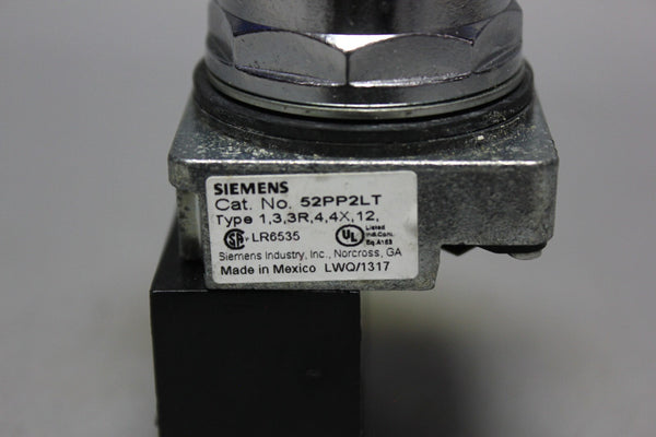 SIEMENS AMBER-COLORED ILLUMINATED PUSH PULL BUTTON 52PP2LT W/52AAIL4