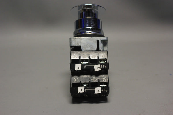 SIEMENS 52PP7E2U PUSHBUTTON PUSH-PULL ILL RED 3 POSITION NCLXLB-NC 120VAC/DC