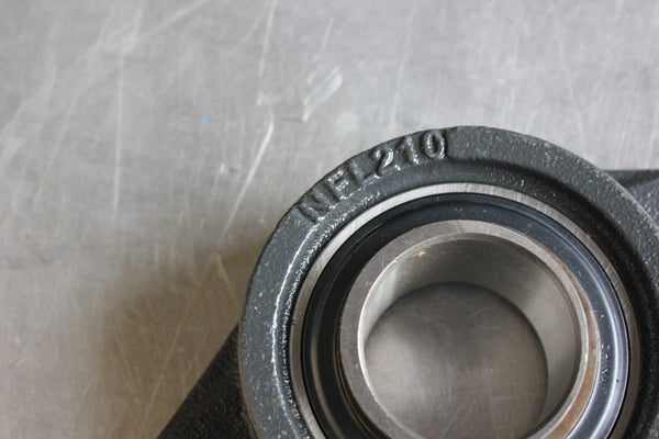 NEW IPTCI 2 BOLT FLANGE BEARING NFL210