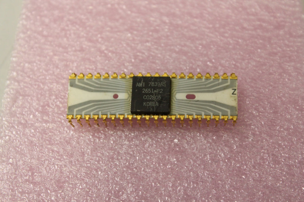 Vintage AMI Gold/Grey Trace CPU Chip Processor (H)