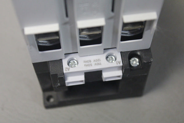 SIEMENS LIGHTING CONTACTOR WITH 110/120V COIL 3RT1045-1AK60-0LE0