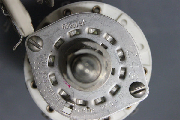 VINTAGE NOS OAK ROTARY SWITCH 7614549