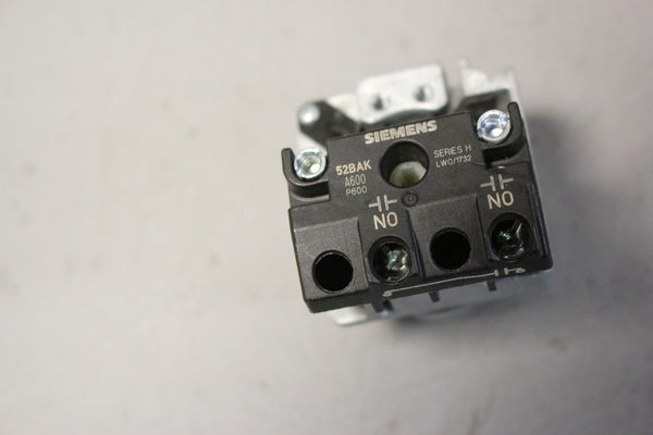 UNUSED SIEMENS GREEN PUSHBUTTON 52PM8A3K