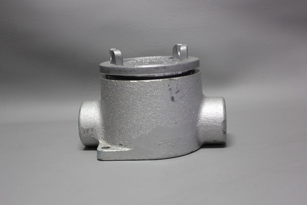 NEW EATON CROUSE-HINDS SERIES EABT26 CONDULET 3/4" CONDUIT OUTLET BOX WITH COVER