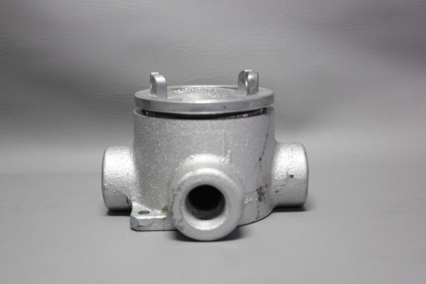 NEW EATON CROUSE-HINDS SERIES EABT26 CONDULET 3/4" CONDUIT OUTLET BOX WITH COVER