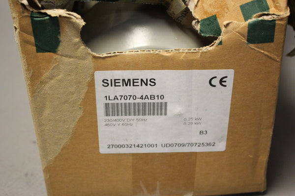 NEW SIEMENS SIMOTIC GP LOW VOLTAGE MOTOR  1LA7070-4AB10
