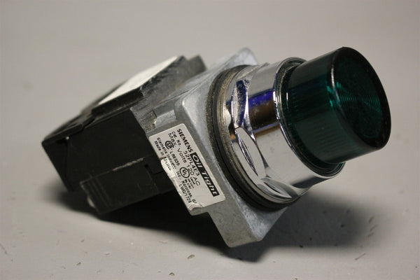 Unused SIEMENS OIL TIGHT GREEN PILOT LIGHT 52PL4E3 W/52AAFE
