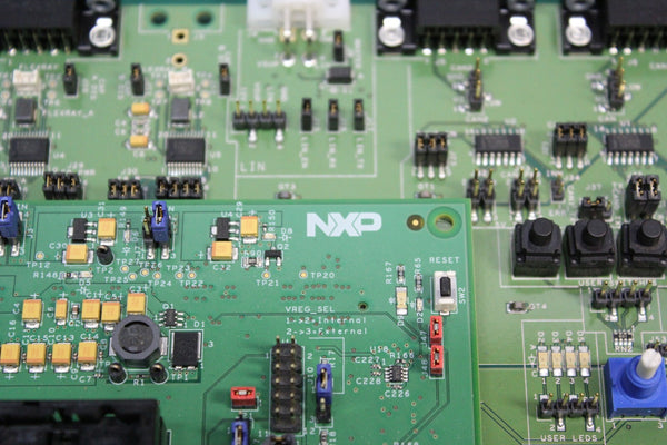 FREESCALE MPC57XX BOARD W/77GHX MR3003 RADAR TRANSCEIVER + S32R274RRUEVB