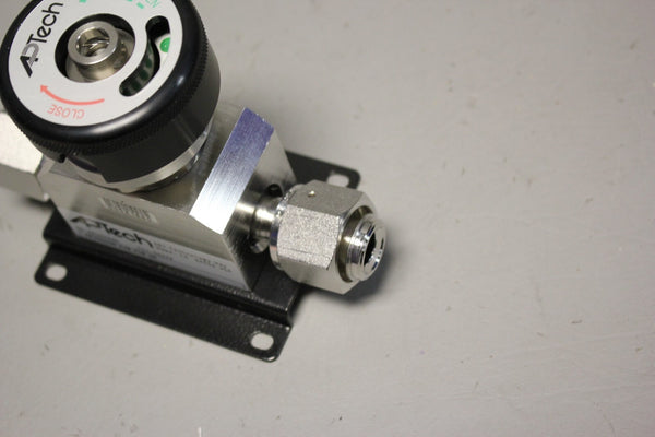 UNUSED APTECH STAINLESS MANUALLY OPERATED DIAPHRAGM VALVE AP3900SM FV8 FV8 00