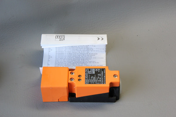 NEW IFM EFECTOR INDUCTIVE PROXIMITY SENSOR/SWITCH  IV5003