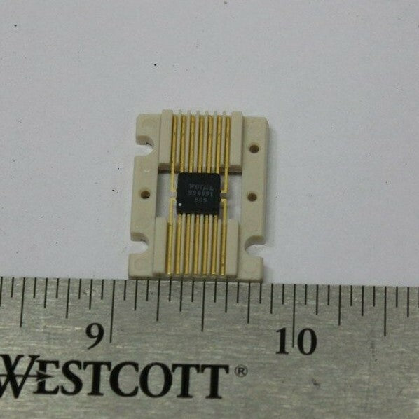VINTAGE RARE FAIRCHILD FLATPACK IC PROCESSOR CERAMIC CHIP /GOLD FLAT PACK 9949