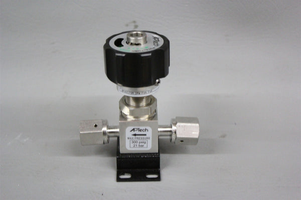 UNUSED AP TECH 316L STAINLESS STEEL MANUAL DIAPHRAGM VALVE AP4657SM 2PW FV4 FV4