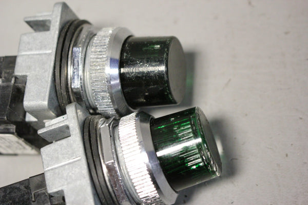 USED  LOT OF 2 SIEMENS PILOT LIGHTS 52PL4HX