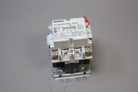 SIEMENS 30A AC LIGHTING CONTACTOR CLM0C02