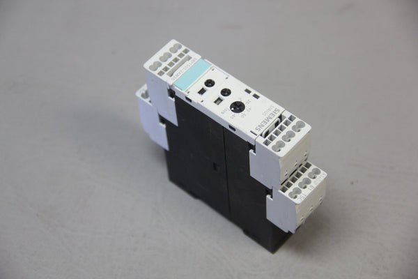 UNUSED SIEMENS MULTIFUNCTION TIMING RELAY 3RP1505-2AW30