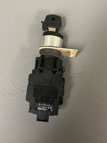 ALLEN BRADLEY 800E-4X211 CONTACT BLOCK WITH LOCK AND KEY