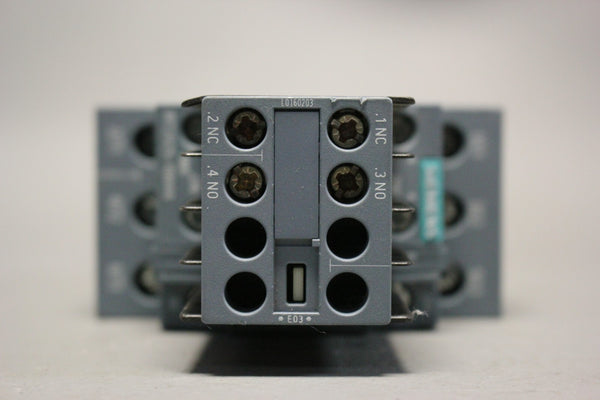 SIEMENS POWER CONTACTOR 3RT2025-1BB44 W/AUXILIARY SWITCH 3RH2911-1HA11 SEE BELOW