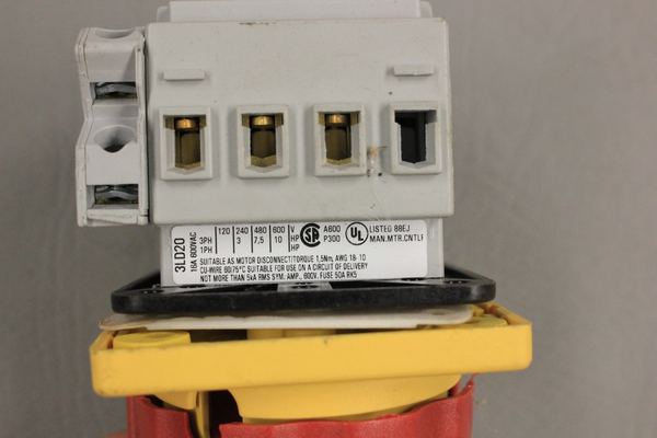 SIEMENS 3LD2003-1TP53 3 POLE DISCONNECT SWITCH