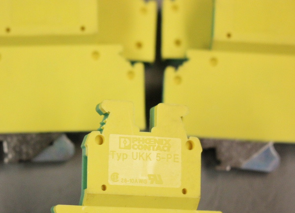 LOT OF 5 NEW PHOENIX CONTACT UKK 5-PE  GROUND TERMINALS