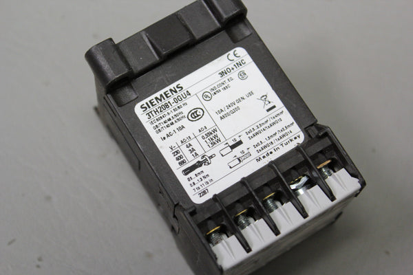 NEW SIEMENS CONTACTOR RELAY AC-15: 3TH2081-0GU4