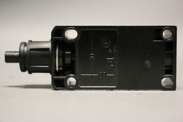 SIEMENS POSITION SWITCH METAL ENCLOSURE 3SE5112-0CR01