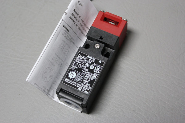 NEW OMRON D4NS-4CF  SAFETY-DOOR SWITCH 19117ZA