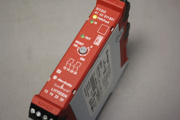 ALLEN BRADLEY SAFETY RELAY GSR SI 440R-S12R2 A