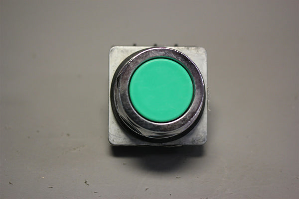 SIEMENS OIL TIGHT GREEN PUSH BUTTON SWITCH 52PM8A3K W/52BAK