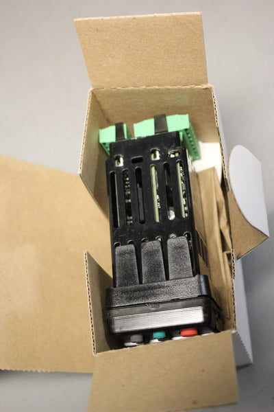 NEW WATLOW TEMPERATURE CONTROLLER PM6C2KK-3AAAAAA