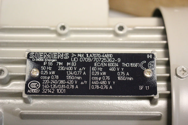 NEW SIEMENS SIMOTIC GP LOW VOLTAGE MOTOR  1LA7070-4AB10