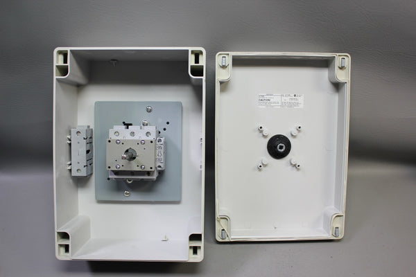 UNUSED SIEMENS MASTER/EMERGENCY STOP SWITCH IN ENCLOSURE 3LD2866-1GP53-0US1