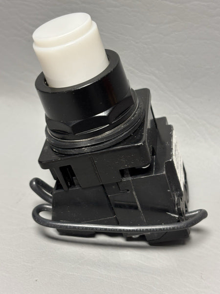 SIEMENS 52BT6GBAB ILLUNIATED WHITE PUSHBUTTON SWITCH