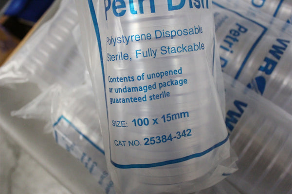 7 BAGS OF NEW VWR POLYSTYRENE PETRI DISHES 100x15mm 25384-342 140 TOTAL
