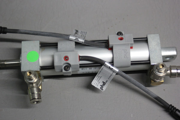NEW PHD PNEUMATIC CYLINDER WITH SENSORS AVP 1X3-B-E-Q