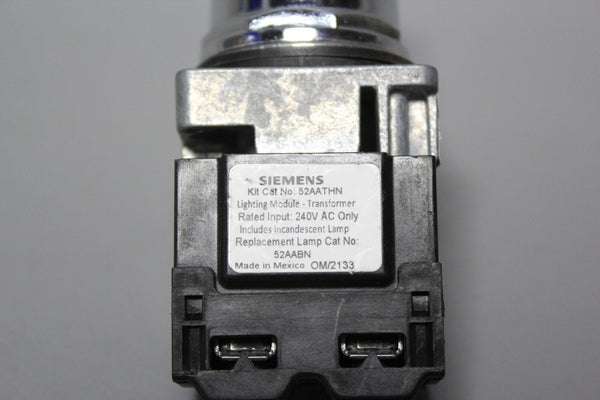 SIEMENS GREEN OIL TIGHT PILOT LIGHT 52PL4H3 W/ 52AATHN