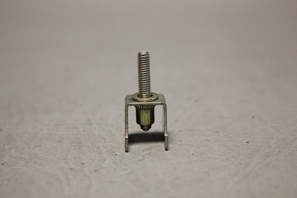 NEW LOT OF 8 EATON  XV MOUNTING SETS BRACKETS  139809